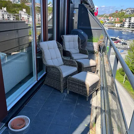 Koselig Pa Bystranden *